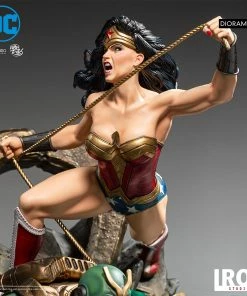New 🎁 Wonder 👩 Woman Vs Darkseid Diorama 1/6 – DC Comics By Ivan Reis Iron Studios ⌛ 21 Wonder Woman Vs Darkseid Diorama 1/6 – DC Comics By Ivan Reis Iron Studios