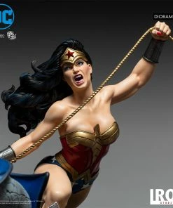 New 🎁 Wonder 👩 Woman Vs Darkseid Diorama 1/6 – DC Comics By Ivan Reis Iron Studios ⌛ 20 Wonder Woman Vs Darkseid Diorama 1/6 – DC Comics By Ivan Reis Iron Studios
