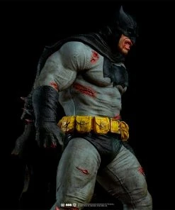 Batman: The Dark Knight Returns Sixth Scale Diorama By Iron Studios