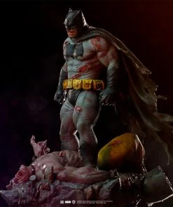 Batman: The Dark Knight Returns Sixth Scale Diorama By Iron Studios