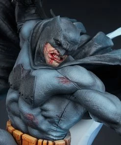 Batman: The Dark Knight Returns Premium Format™ Figure By Sideshow Collectibles