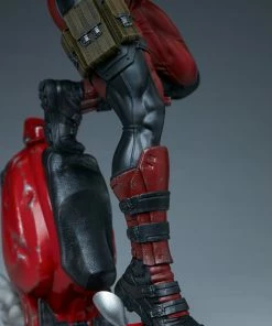 Deadpool Premium Format™ Figure By Sideshow Collectibles