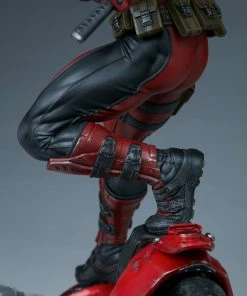 Deadpool Premium Format™ Figure By Sideshow Collectibles