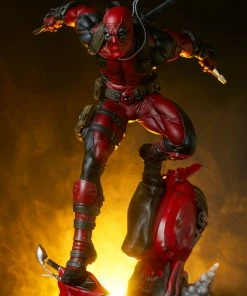 Deadpool Premium Format™ Figure By Sideshow Collectibles