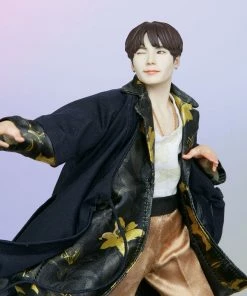 SUGA Deluxe Statue By Sideshow Collectibles BTS Idol Collection