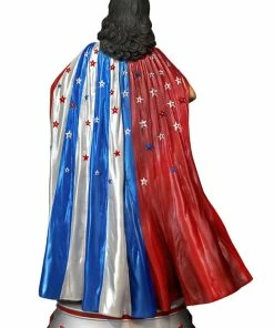 Wonder Woman Cape Variant Maquette By Tweeterhead